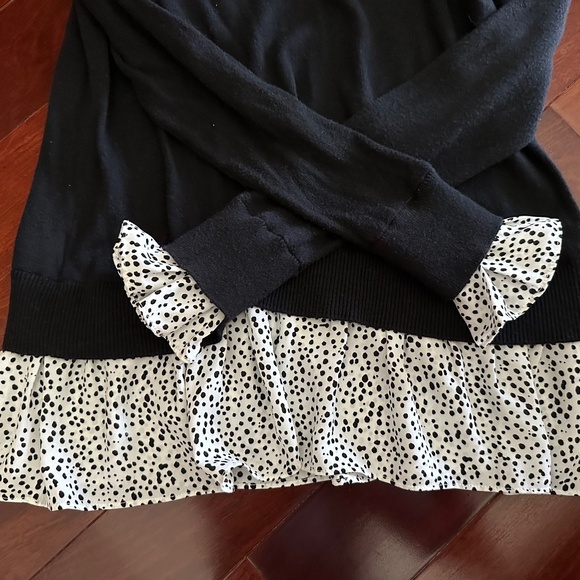 LOFT Black V Neck Cotton Lightweight Sweater Animal Print Ruffle Hem Size XS EUC - Picture 6 of 15